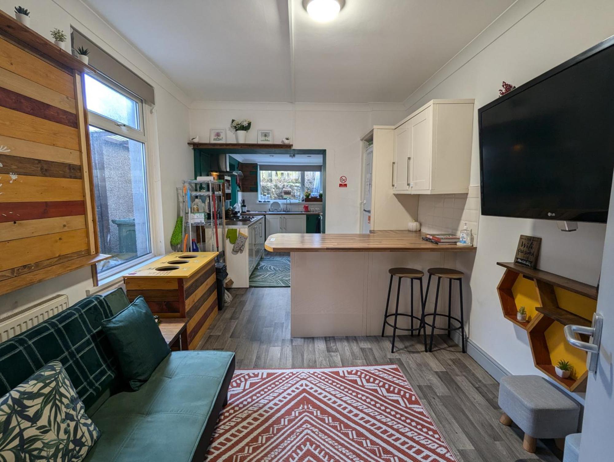 R3 - Cozy Small Double - City & Beach Access, Wifi, Free Parking - Self Catering Swansea Buitenkant foto